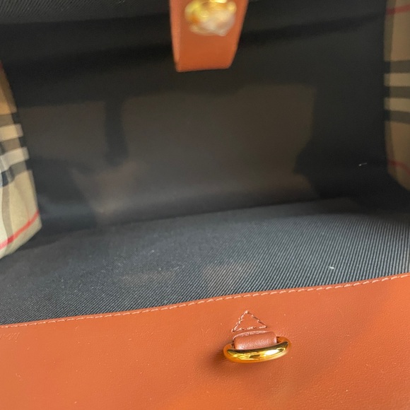 BURBERRY Two Way Baby Title Bag - Picture 7 of 8